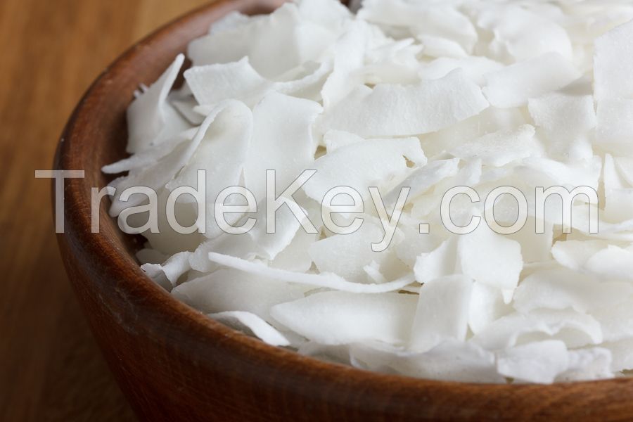 High Quality Shredded Coconut Flakes / DESICCATED COCONUT FLAKES LENGTH 10-20MM