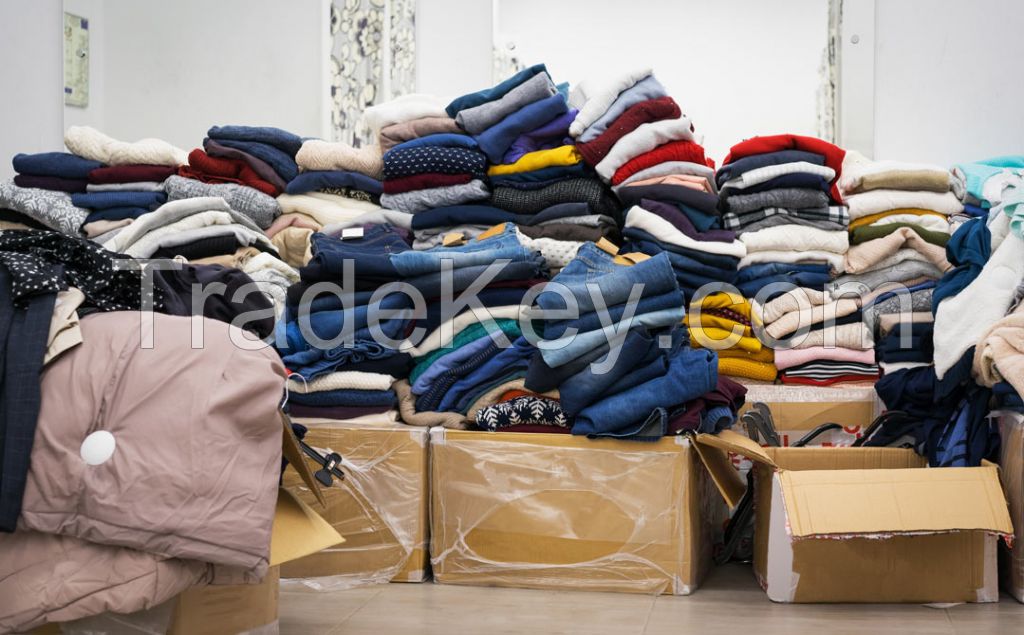 Buy Bulk Used Clothing, Second Hand Autumn and Winter Clothes, A Grade Used Clothes Raw Material Summer Used Clothing Mixed