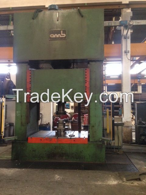 Hydraulic Press double columns brand OMB 300 tons