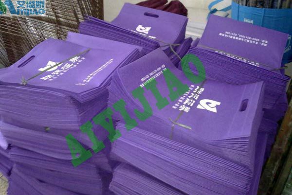 Non-woven shopping bag