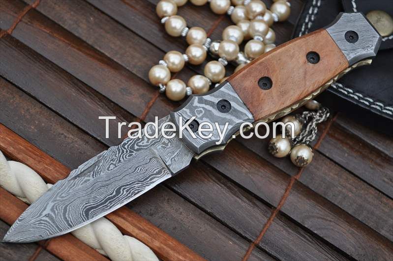 Damascus Folding Knife with pure Leather Sheath