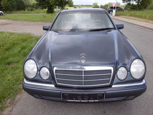 Used Mercedes-Benz E-class W210 with diesel or petrol engines