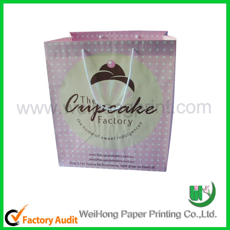 Paper bag for cakes packaging