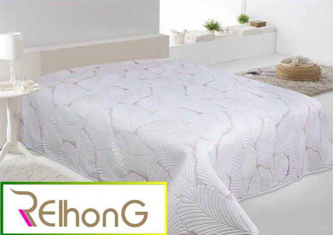 American solid stitching embroidery quilt sets bedspread