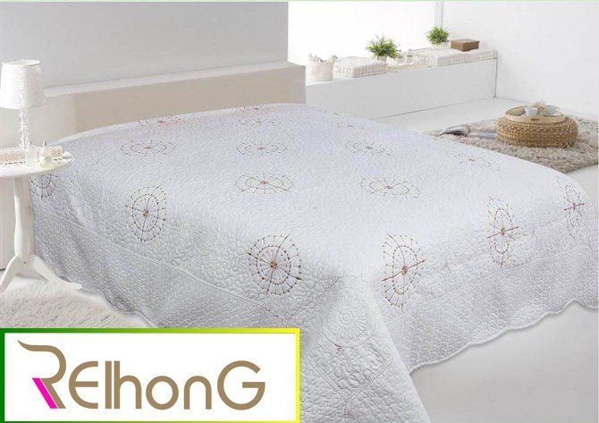 Fashion colorful cotton microfiber embroidery quilts bedspread