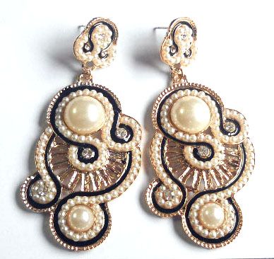 Fashion Pearl and Beads Earrings