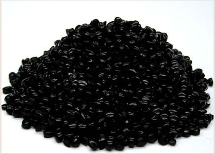 Plastic black masterbatch of high content carbon black