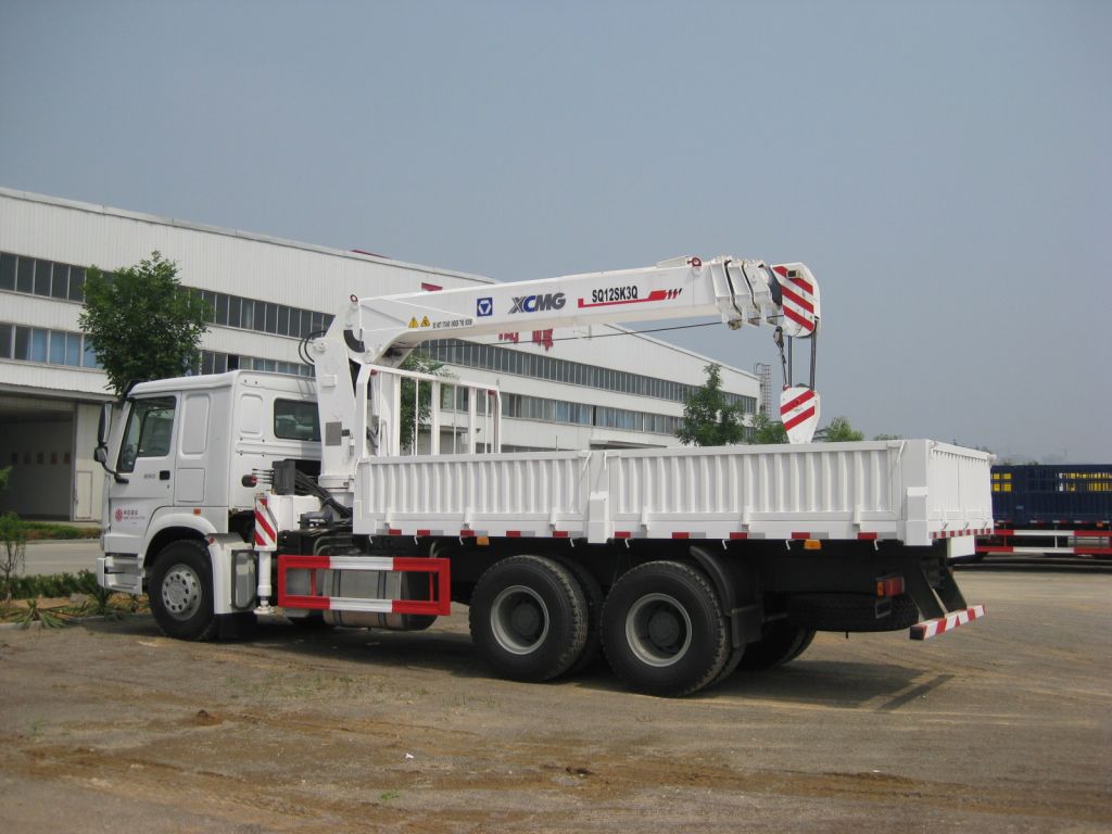 lifting 10 ton dump truck with hydraulic crane