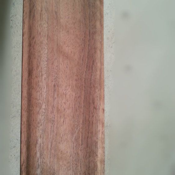 profile wrapping mold veneered by Mahogany Veneer for flooring