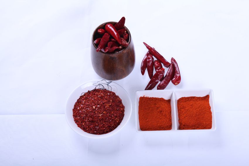 RED CHILLI WITH SEEDS/GRANULES/POWDER