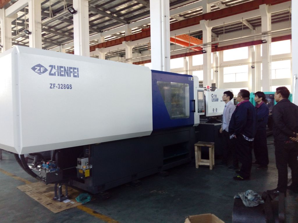 328T Plastic injection molding machine with PVC , PC screw