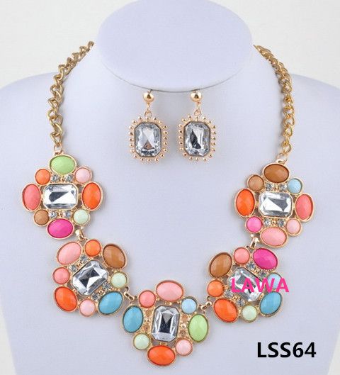 Wholesale fashion Woman handmade necklace earrings set  LSS64