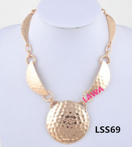 Wholesale fashion Woman handmade necklace earrings set  LSS69