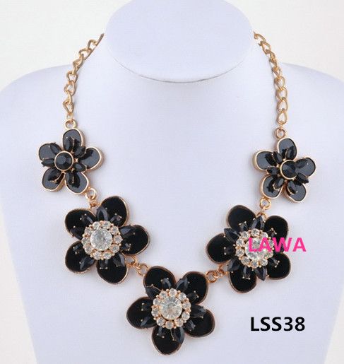 Sweet flowers girl  handmade  necklace LSS38