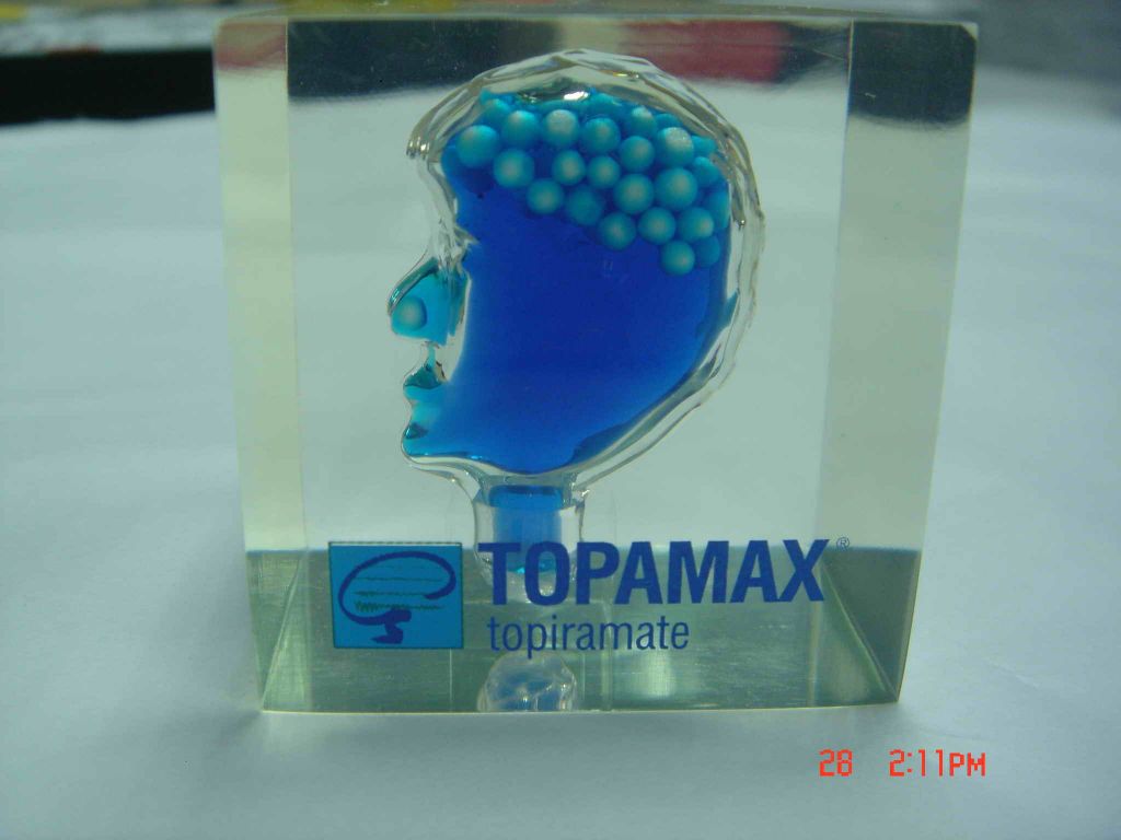 Acrylic liquid paperweight in brain shape