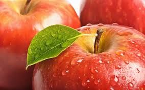 fresh red deliciose apple