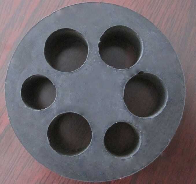 Special Rubber Mat With Six Holes