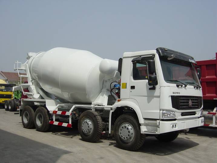 Promo 10cbm 8x4 Concrete Mixer Trucks  EURO2  Diesel Truck  371HP
