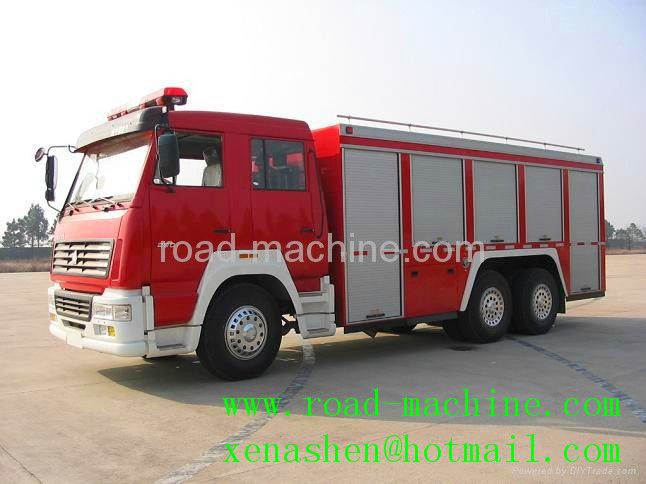 SINOTRUK12T/12M3 FOAM HOWO FIRE TRUCK hot sale