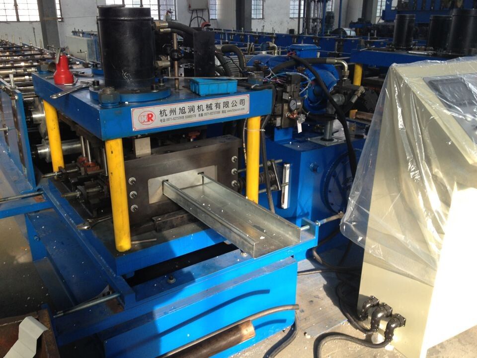 C purlin forming machine