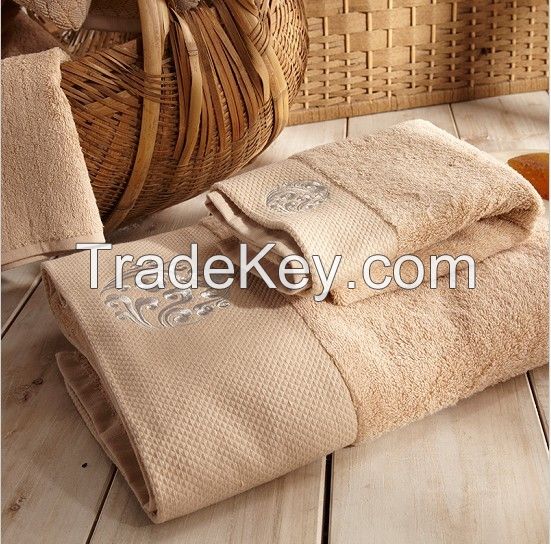 Sell   Stain Bordor Hotel Towel With Embroidery Logo