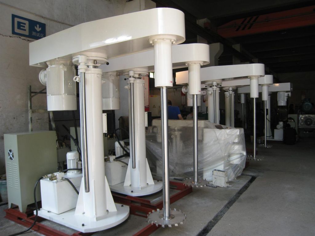 Fluid disperser machine for painting