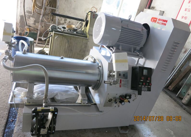 Horizontal sand mill for pigment