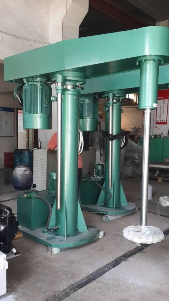 Hydraulic lifting dispersion machine