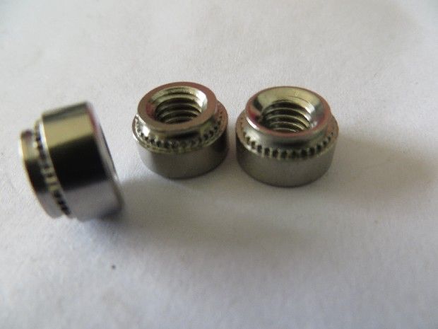 China stainless steel/ carbon steel self-clinching nuts