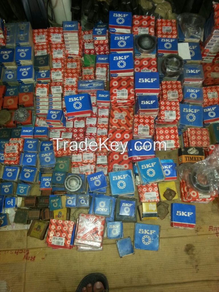 sell new auto ang industrial bearings.