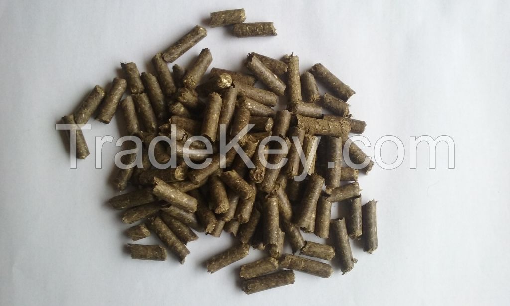 Straw pellets for bedding