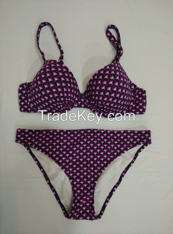 Sexy bikini with push up cup and beautiful shell-grid pattern, chic and sweet