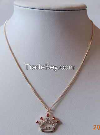 golden crown pattern necklace