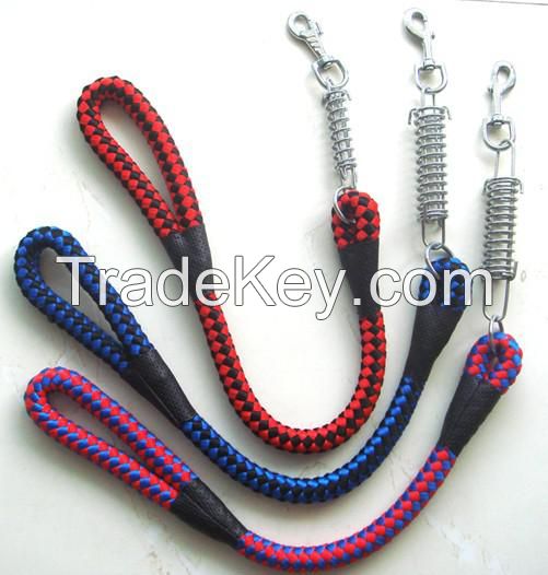 Pet leashes with Nylon material