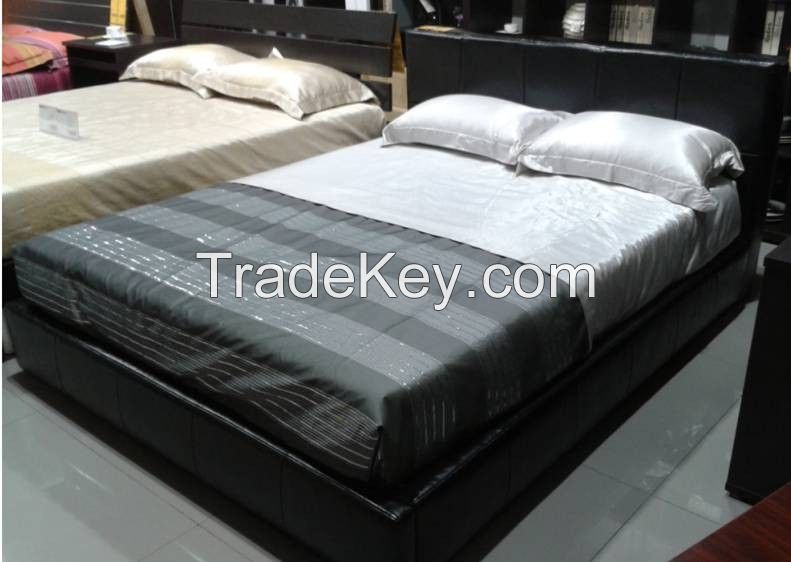 Black Bed Platform