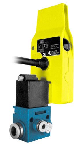 WENGLOR OPT 258 Reflex Sensor For Roller Conveyor, 18-30VDC 200mA