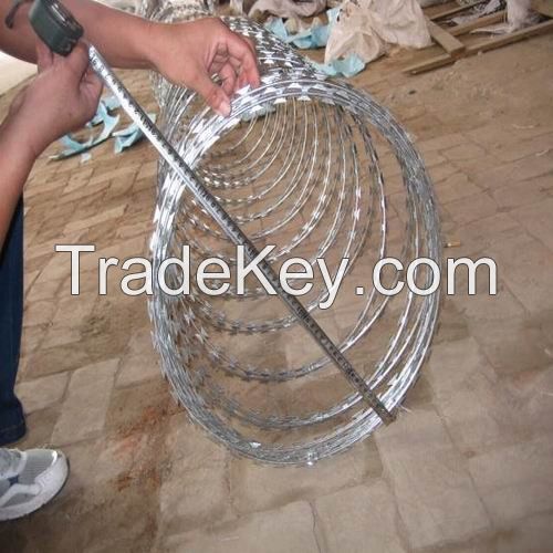 Concertina razor wire coil