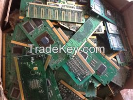 Offer offer: scraps computer motherboards and other electronic waste chips