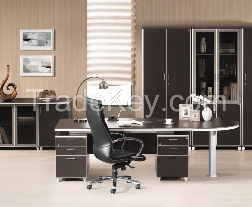 HI-Quality Exclusive Office Furniture Set