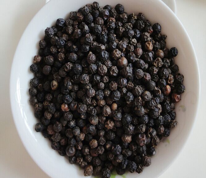 Raw Dried Black Pepper