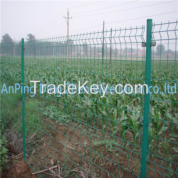 triangle bent fence used farm/garden