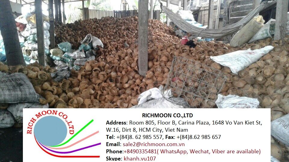 High quality Coconut shell ( For charcoal making)
