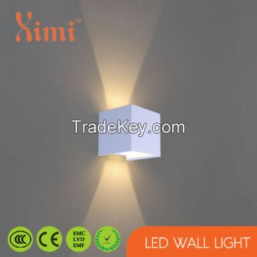 LED WALL LIGHT WITH ADJUSTABLE LIGHT