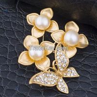 AAAAA CZ  and natural pearls matte gold pendant