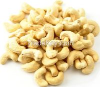 Raw cashew nuts