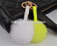 Popular handmade rabbit fur ball king ring and bag accessory pom pom with key chain