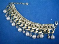 Gold chain with pearl and crystal baracet