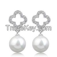 Newest pearl pendant earring