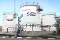 RUSSIAN STORAGE TANKS  BUNKERS VESSELS AND INJECTION FACILITIES LEASING IN PORT OF HOUSTON USA RUSSIAN D6 VIRGIN FUEL OIL TWO HUNDRED MILLION GALLONS TANK STORAGE FACILITIES ARE AVAILABLE FOR LEASING IN THE PORTOF ROTTERDAM, NETHERLANDS FOR MORE DETAILS C