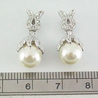 italina pearl earring
